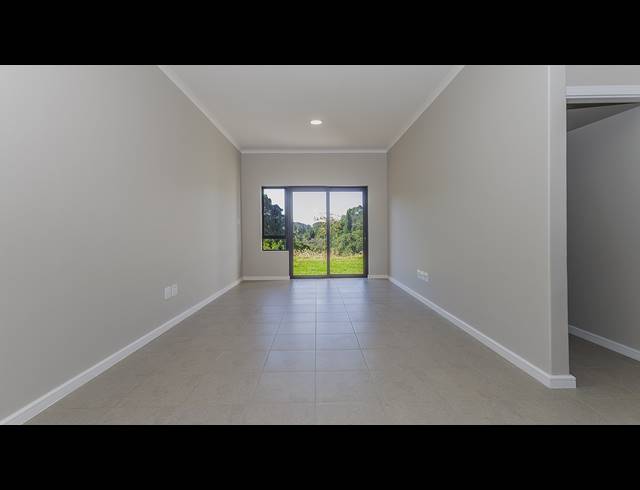 2 BEDROOM APARTMENT FOR SALE IN WATERFALL